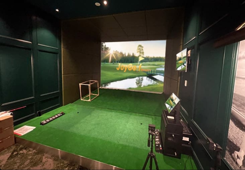 TR GOLF STUDIO