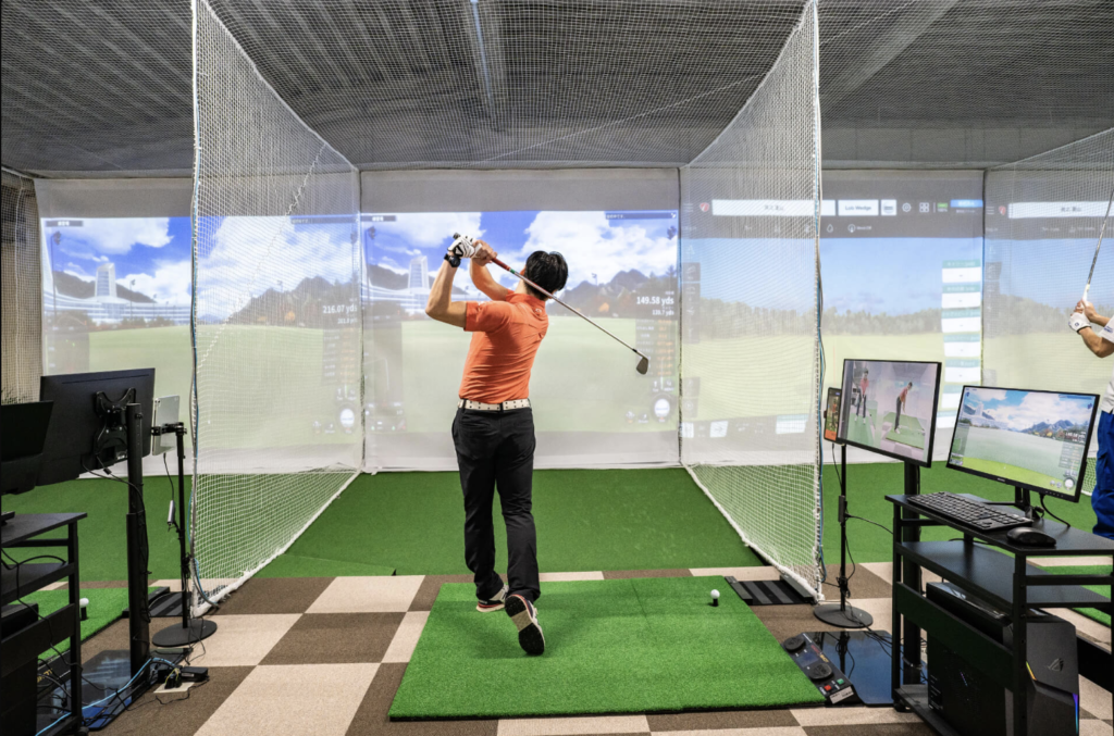 INDOOR GOLF RANGE 72